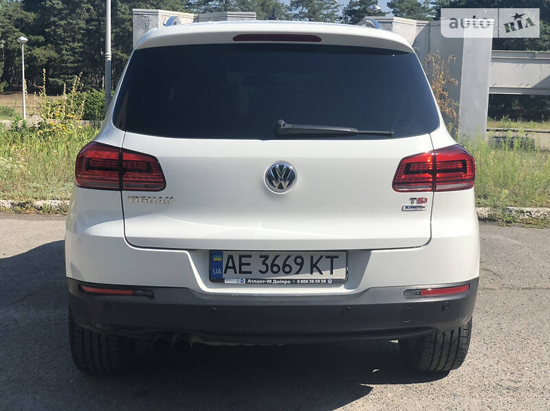 Позашляховик / Кросовер Volkswagen Tiguan 2016 в Дніпрі