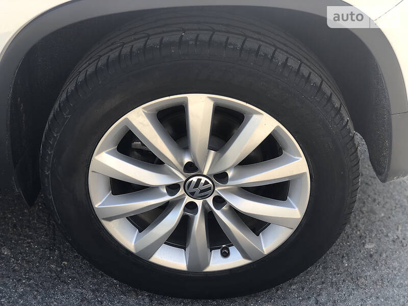 Позашляховик / Кросовер Volkswagen Tiguan 2016 в Дніпрі