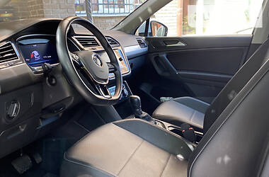 Позашляховик / Кросовер Volkswagen Tiguan 2018 в 