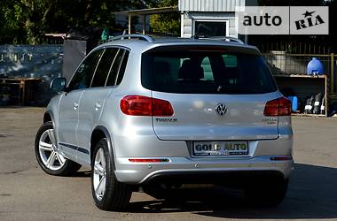 Позашляховик / Кросовер Volkswagen Tiguan 2013 в 