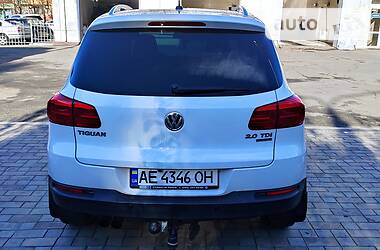 Внедорожник / Кроссовер Volkswagen Tiguan 2012 в 