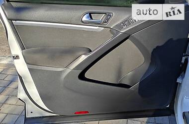 Внедорожник / Кроссовер Volkswagen Tiguan 2012 в 