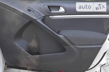 Внедорожник / Кроссовер Volkswagen Tiguan 2012 в 