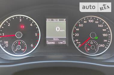 Внедорожник / Кроссовер Volkswagen Tiguan 2012 в 