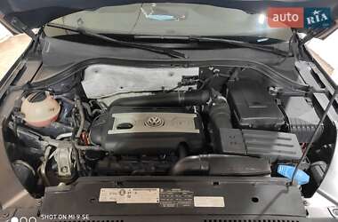 Внедорожник / Кроссовер Volkswagen Tiguan 2011 в 