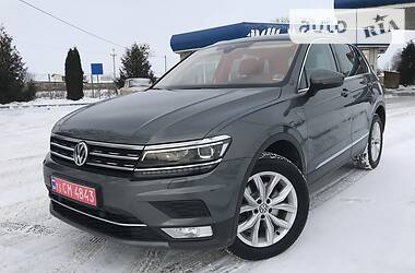 Внедорожник / Кроссовер Volkswagen Tiguan 2017 в Львове