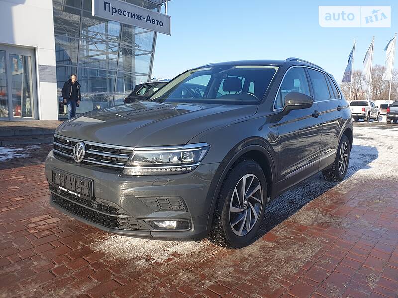 Внедорожник / Кроссовер Volkswagen Tiguan 2017 в Хмельницком