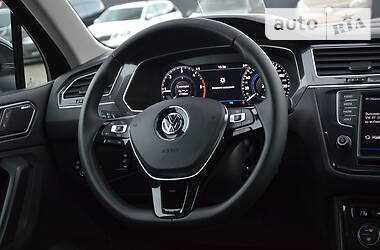 Внедорожник / Кроссовер Volkswagen Tiguan 2016 в Луцке