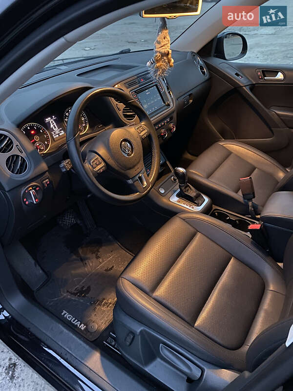 Позашляховик / Кросовер Volkswagen Tiguan 2017 в Києві