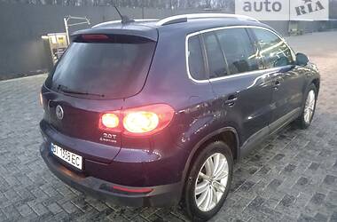 Внедорожник / Кроссовер Volkswagen Tiguan 2010 в Полтаве