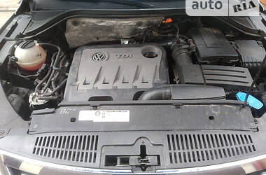 Позашляховик / Кросовер Volkswagen Tiguan 2011 в 