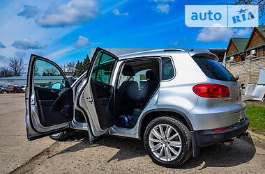 Внедорожник / Кроссовер Volkswagen Tiguan 2013 в Херсоне