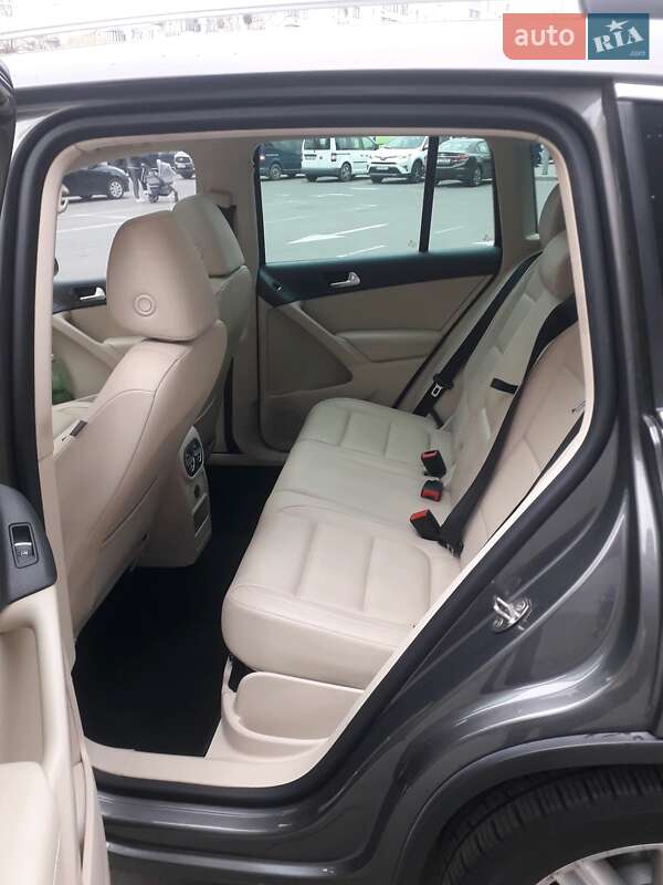 Внедорожник / Кроссовер Volkswagen Tiguan 2012 в Киеве
