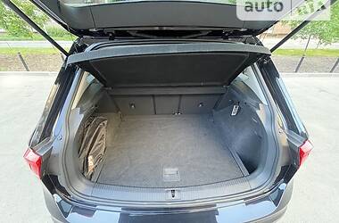 Внедорожник / Кроссовер Volkswagen Tiguan 2017 в 