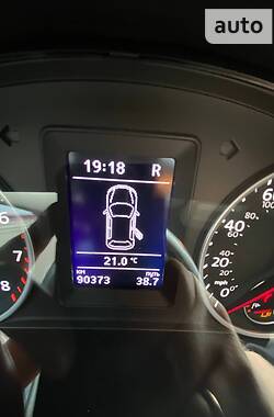 Позашляховик / Кросовер Volkswagen Tiguan 2016 в Золочеві