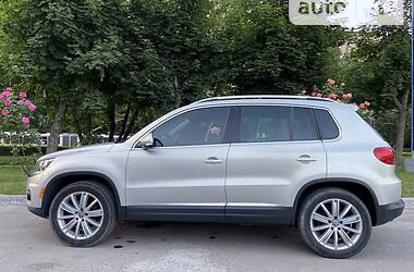 Внедорожник / Кроссовер Volkswagen Tiguan 2011 в Тернополе