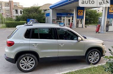 Внедорожник / Кроссовер Volkswagen Tiguan 2011 в Тернополе