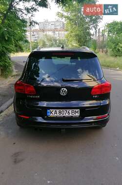 Внедорожник / Кроссовер Volkswagen Tiguan 2016 в 