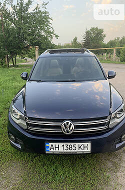 Внедорожник / Кроссовер Volkswagen Tiguan 2012 в Мариуполе