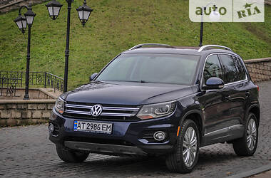 Внедорожник / Кроссовер Volkswagen Tiguan 2015 в Черновцах