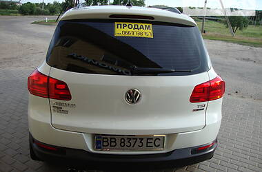 Внедорожник / Кроссовер Volkswagen Tiguan 2017 в Новопскове