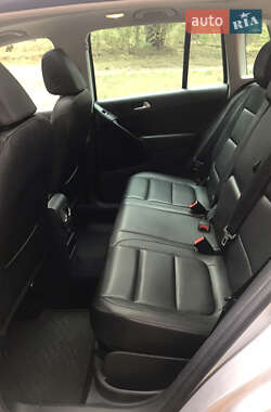 Внедорожник / Кроссовер Volkswagen Tiguan 2012 в 