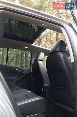 Внедорожник / Кроссовер Volkswagen Tiguan 2012 в 