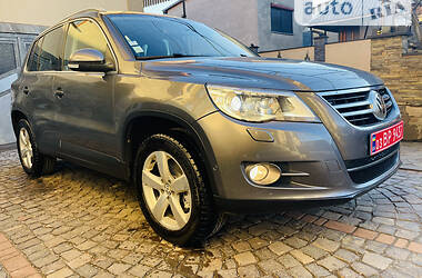 Внедорожник / Кроссовер Volkswagen Tiguan 2011 в Иршаве