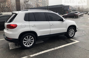 Внедорожник / Кроссовер Volkswagen Tiguan 2012 в Днепре