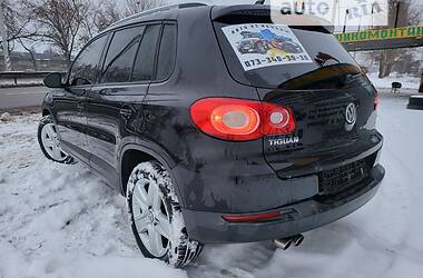 Внедорожник / Кроссовер Volkswagen Tiguan 2010 в Николаеве