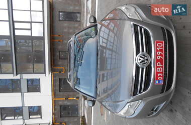 Позашляховик / Кросовер Volkswagen Tiguan 2009 в 
