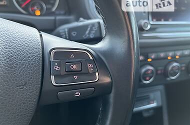Внедорожник / Кроссовер Volkswagen Tiguan 2015 в 