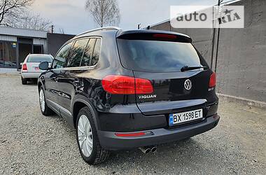 Внедорожник / Кроссовер Volkswagen Tiguan 2013 в Хмельницком