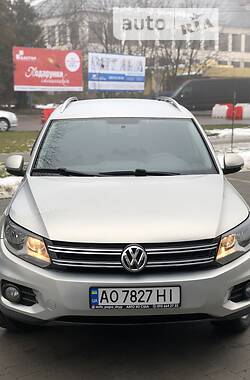 Внедорожник / Кроссовер Volkswagen Tiguan 2011 в Ужгороде