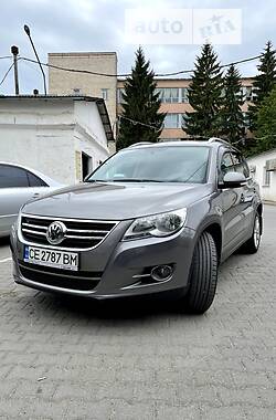 Внедорожник / Кроссовер Volkswagen Tiguan 2010 в Черновцах