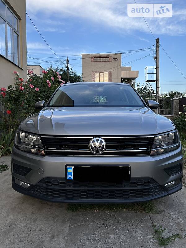 Позашляховик / Кросовер Volkswagen Tiguan 2017 в Ужгороді