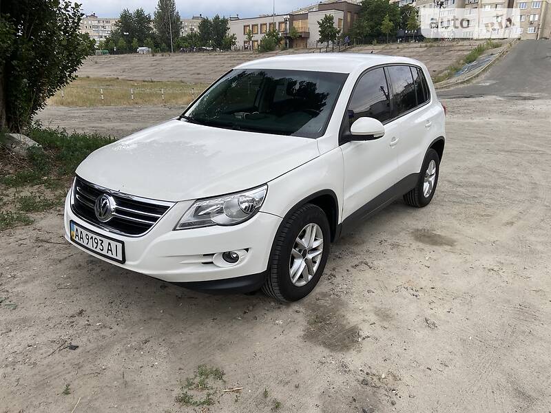 Внедорожник / Кроссовер Volkswagen Tiguan 2010 в Киеве