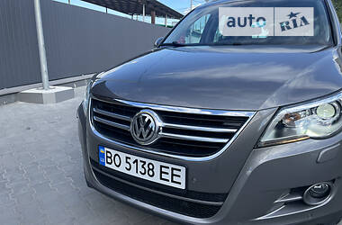 Внедорожник / Кроссовер Volkswagen Tiguan 2010 в Тернополе