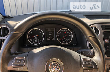 Внедорожник / Кроссовер Volkswagen Tiguan 2010 в Полтаве