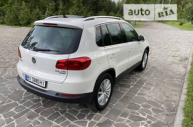 Внедорожник / Кроссовер Volkswagen Tiguan 2013 в Полтаве