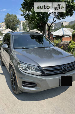 Внедорожник / Кроссовер Volkswagen Tiguan 2016 в 