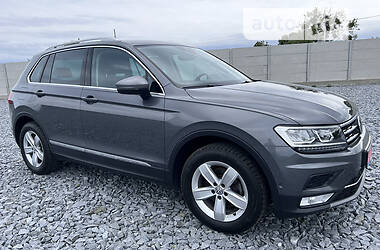 Внедорожник / Кроссовер Volkswagen Tiguan 2017 в Бродах