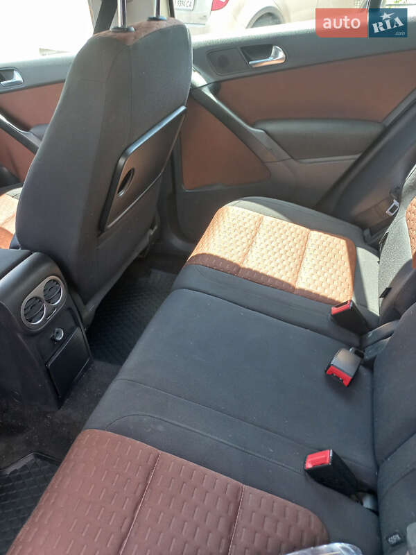 Внедорожник / Кроссовер Volkswagen Tiguan 2011 в Полтаве