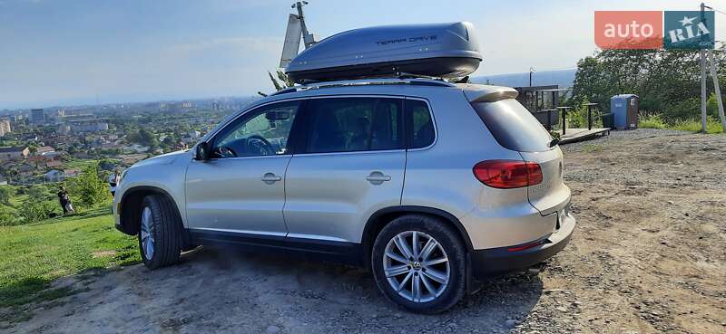 Внедорожник / Кроссовер Volkswagen Tiguan 2012 в Монастырище