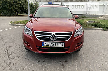 Позашляховик / Кросовер Volkswagen Tiguan 2010 в Дніпрі