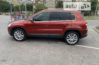 Позашляховик / Кросовер Volkswagen Tiguan 2010 в Дніпрі