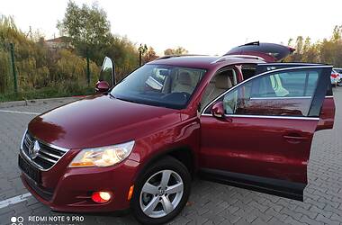 Внедорожник / Кроссовер Volkswagen Tiguan 2011 в Луцке