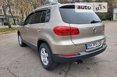 Внедорожник / Кроссовер Volkswagen Tiguan 2011 в Кропивницком