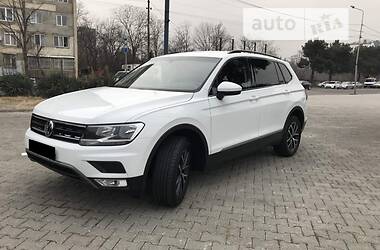 Позашляховик / Кросовер Volkswagen Tiguan 2018 в Львові