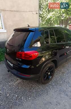 Хэтчбек Volkswagen Tiguan 2011 в Рахове